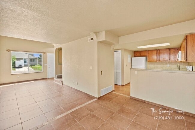 Building Photo - 5232 Solar Ridge Dr