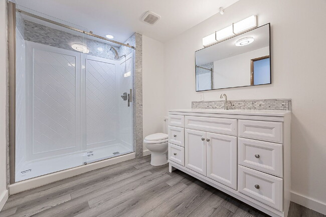 Building Photo - 13918 SE 23rd St