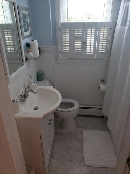 Building Photo - 21 Case Ave