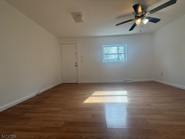 Building Photo - 207 Nariticong Ave