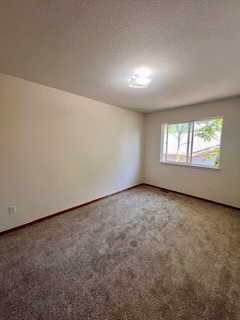 Bedroom 2 - 404 Emerald Ct