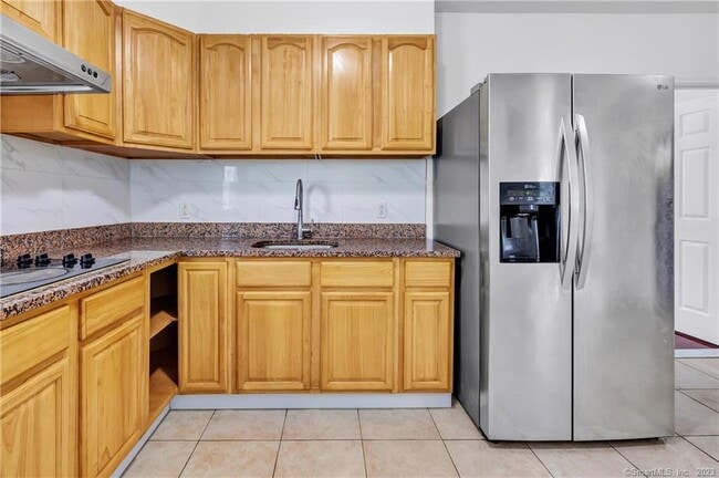 Building Photo - 130 Long Hill Ave