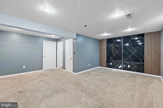 Building Photo - 3669 Stewart Ln