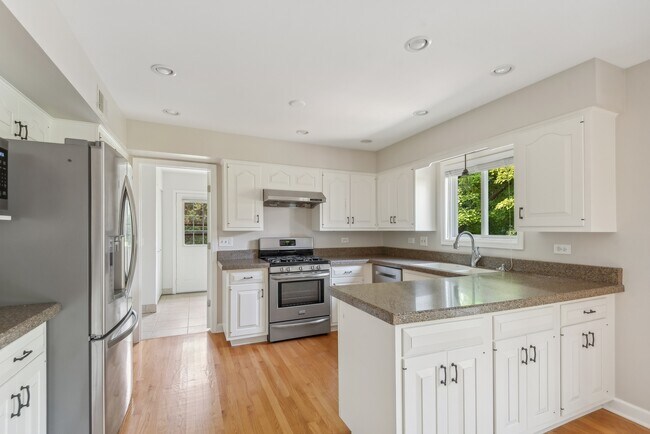 Building Photo - 1205 Brian Cir