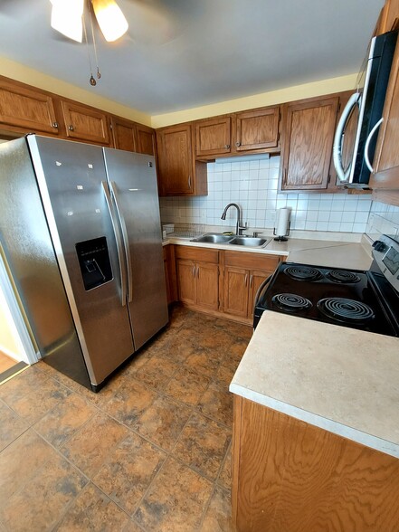 Full Equip Kitchen - 1841 Kentucky Ave
