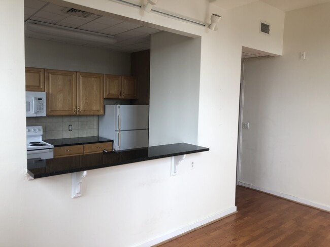 Building Photo - 419 S 19th St