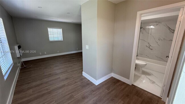 Building Photo - 216 NW 12th St