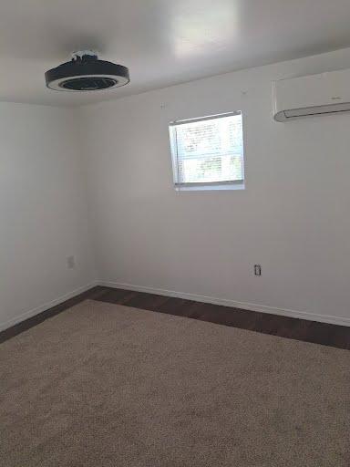 Building Photo - 9723 Tom St