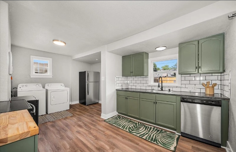 Building Photo - 1718 W Dean Ave