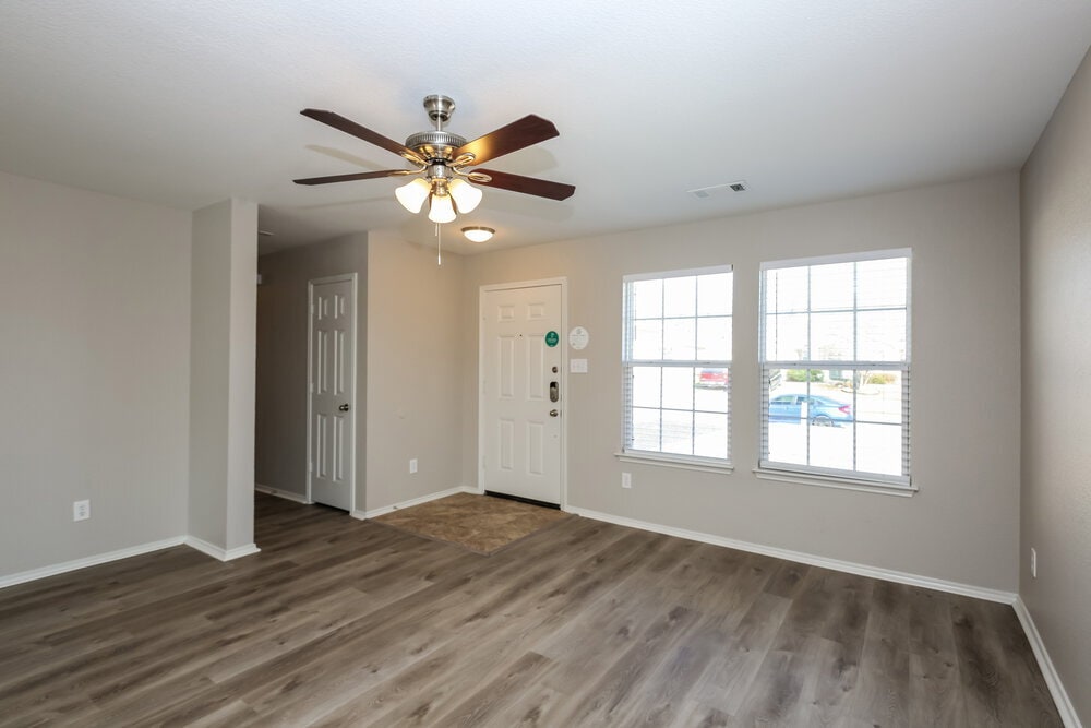 Building Photo - 8044 Brook Ridge Dr