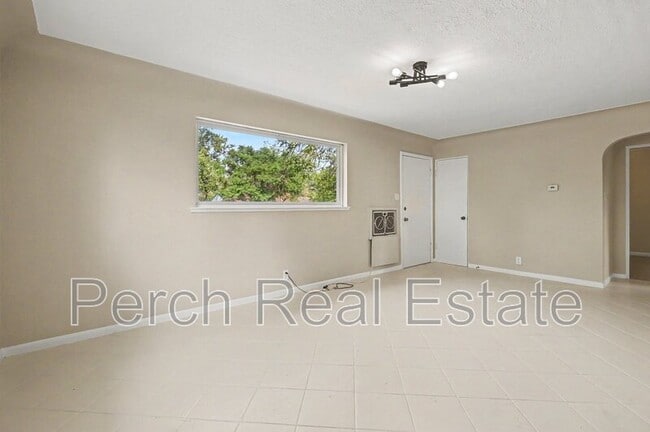 Building Photo - 954 Winona Ct
