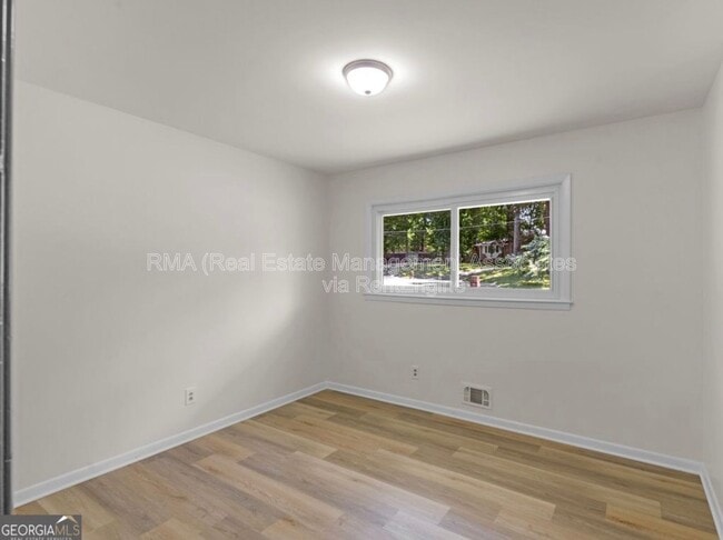 Building Photo - 3548 Meadowview Ct