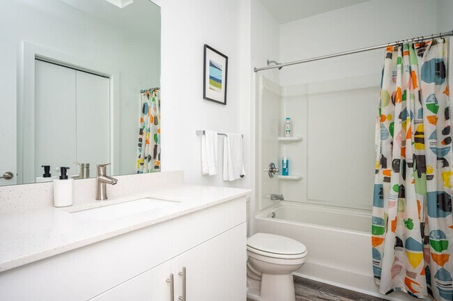 Building Photo - 542 Boulevard NE