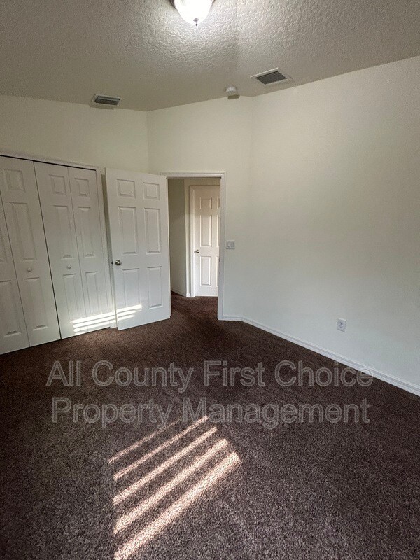 Building Photo - 6830 40th Ln N
