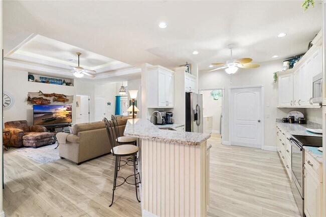 Building Photo - 3730 Crandon Rd