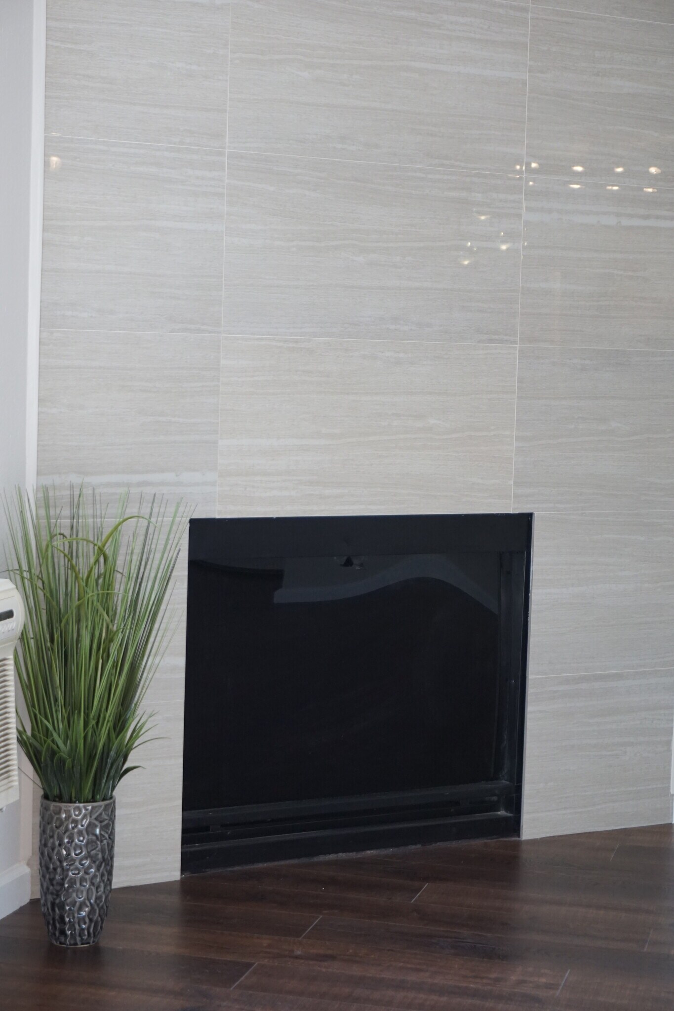 Building Photo - 39199 Guardino Dr