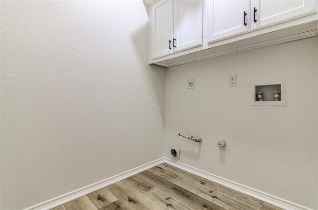 Building Photo - 9009 Colberg Dr