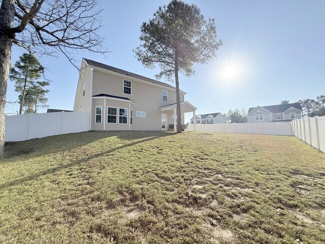 Building Photo - 15 Old Montague Way