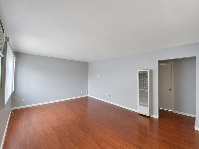 Floorplan - Lone Pine Apartments