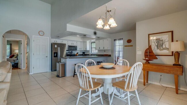 Building Photo - 155 Anchorage St