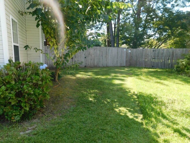Building Photo - Beautiful 2 story home located on a cul-de-sac