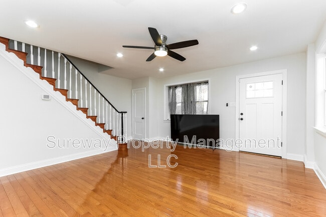 Building Photo - 48 Greenhill Rd