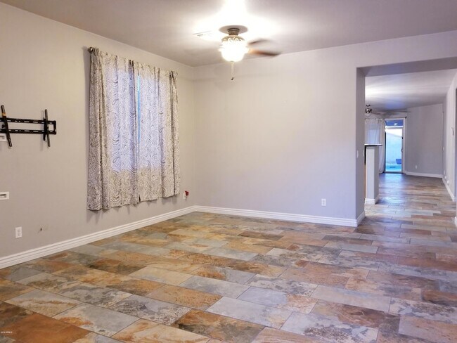 Building Photo - 7410 W Darrel Rd