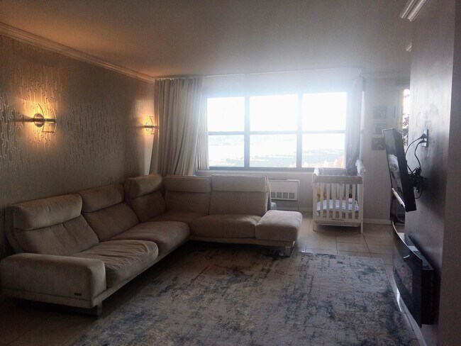 Building Photo - 7000 BLVD E