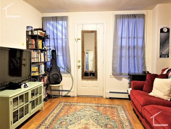 Building Photo - HOT ALLSTON LISTING!!!!