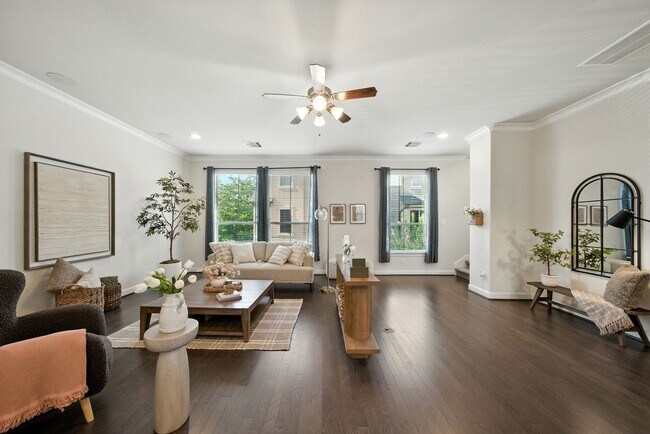 Building Photo - 9910 Spring Shadows Park Cir