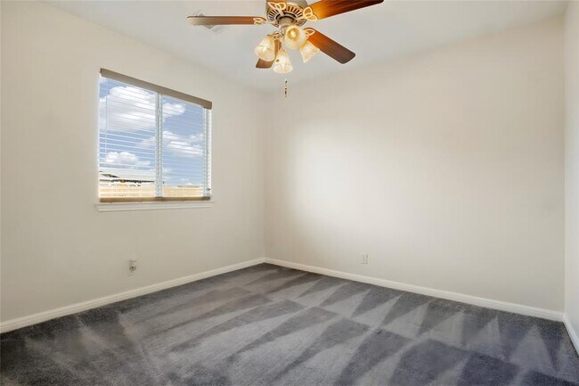 Building Photo - 167 Hay Meadow Rd