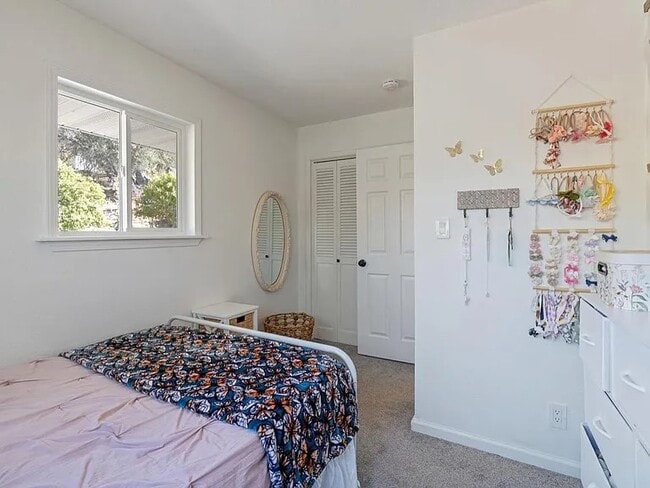 Building Photo - 43299 Ranger Cir Dr