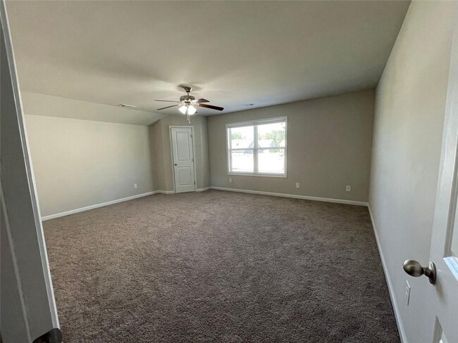 Building Photo - 2336 Bear Paw Dr