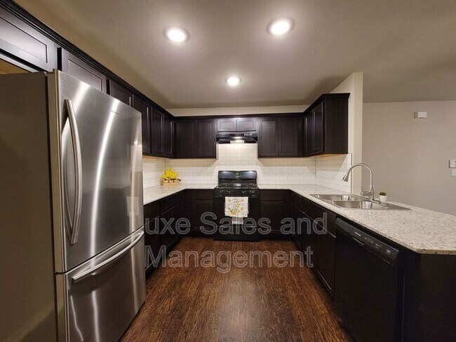 Building Photo - 8808 SW 45th St
