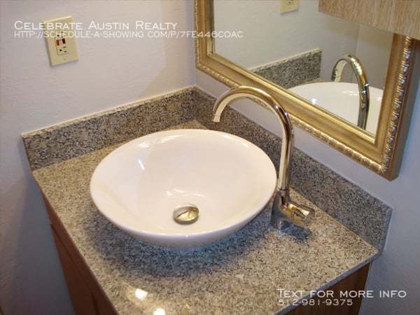 Building Photo - The Arts at South Austin