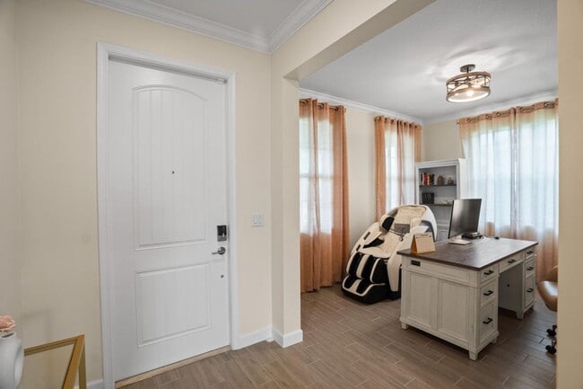 Building Photo - 1120 Haywagon Trl