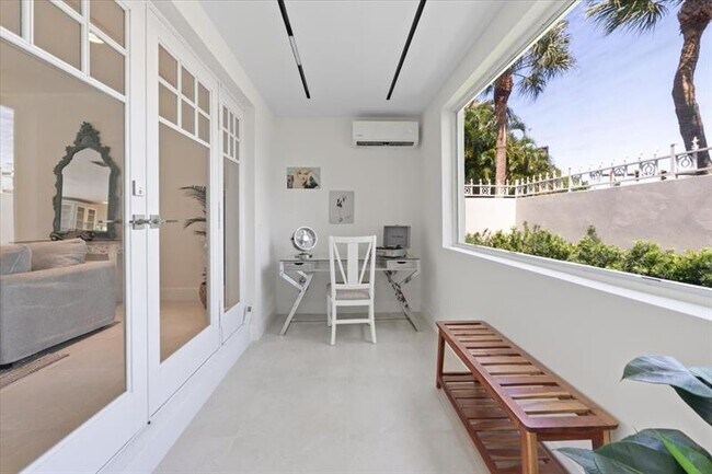 Building Photo - 1635 Seabreeze Blvd