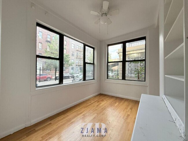Building Photo - 3 bedroom in BROOKLYN NY 11225