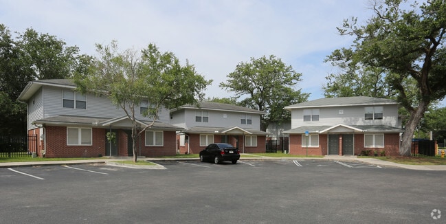 Primary Photo - Blodgett Villas
