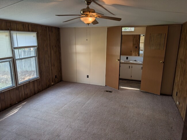 Building Photo - 233 Ransdell Ln