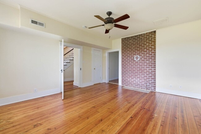 Building Photo - 12300 E Quaker Rd