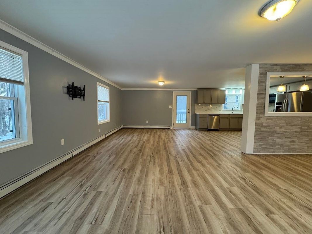 Building Photo - 240 Leda