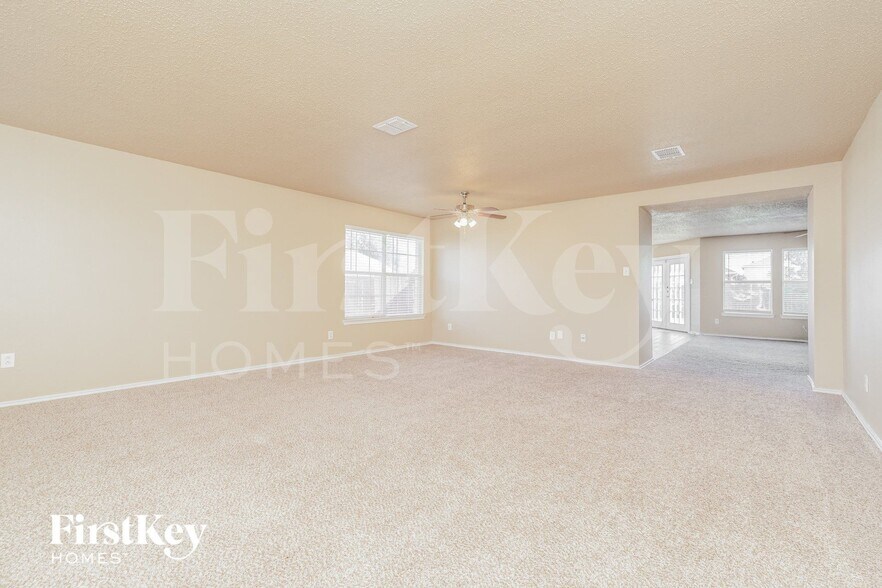 Building Photo - 1132 Beechwood Ln