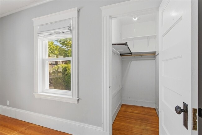 Building Photo - 454 Quarry St