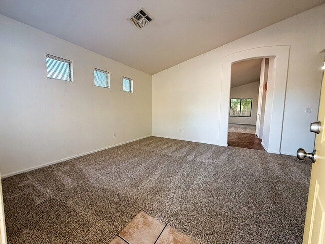 Building Photo - Charming 3-Bedroom Avondale Home with New ...
