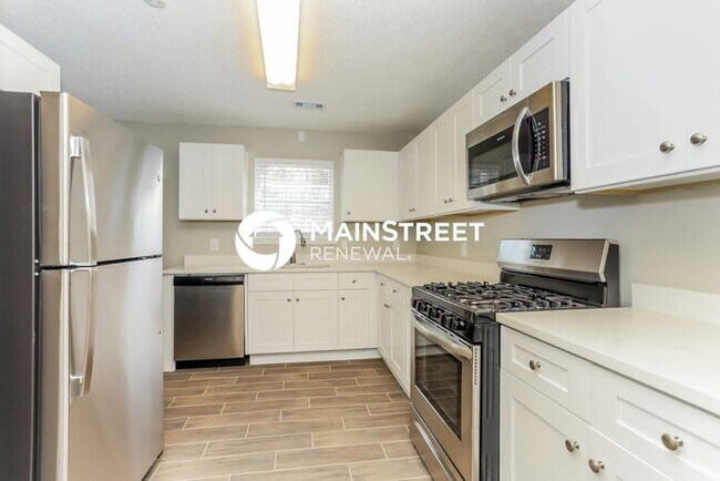 Building Photo - 3 Bedroom Pet-Friendly Home in LOCUST GROVE, GA with Main Street Renewal