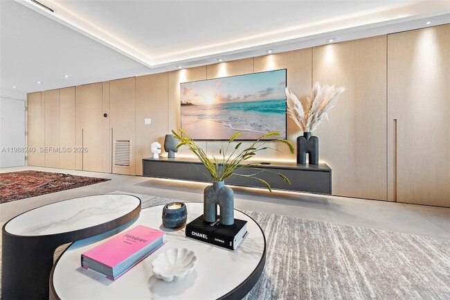 Building Photo - 2301 Collins Ave