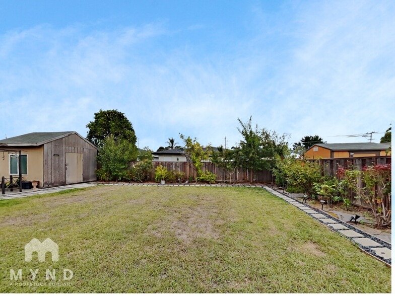 Building Photo - 4690 Cambio Ct