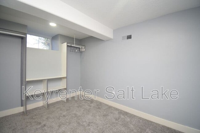 Building Photo - 33 E Cleveland Ave