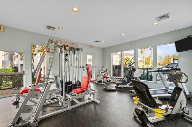 Building Photo - 7150 Windwater Pkwy N